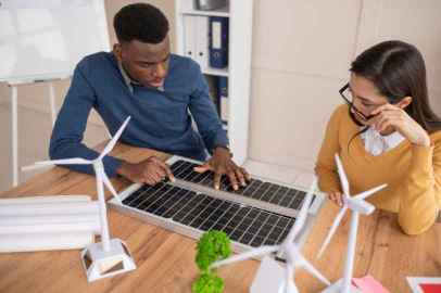 Solar generators vs solar inverters, what you need to know before buying